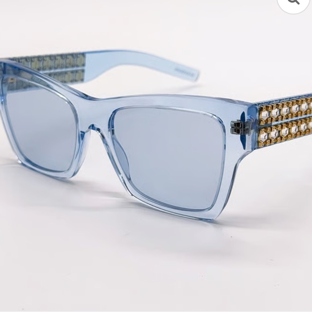 Pre-Order! Excluded Givenchy Sunglasses, New 325 - Picture 9 of 15